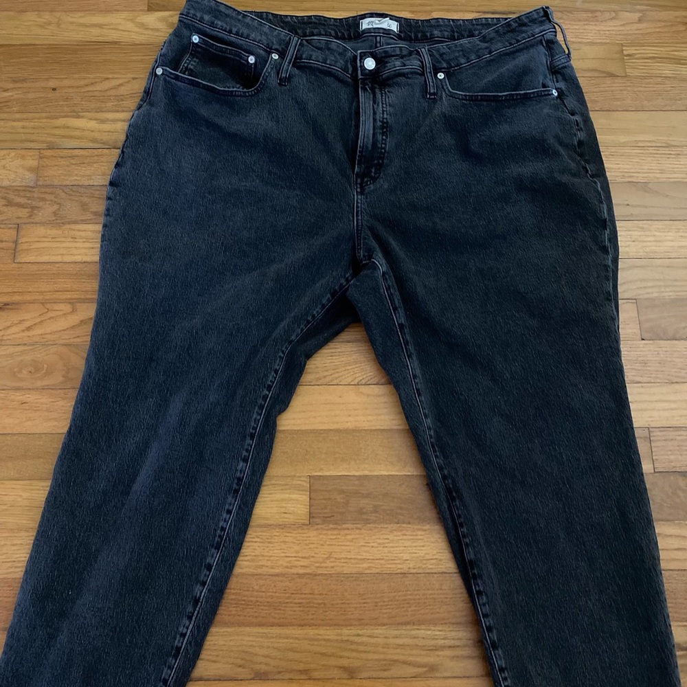 Madewell Black Straight Leg Jeans Versatile Style